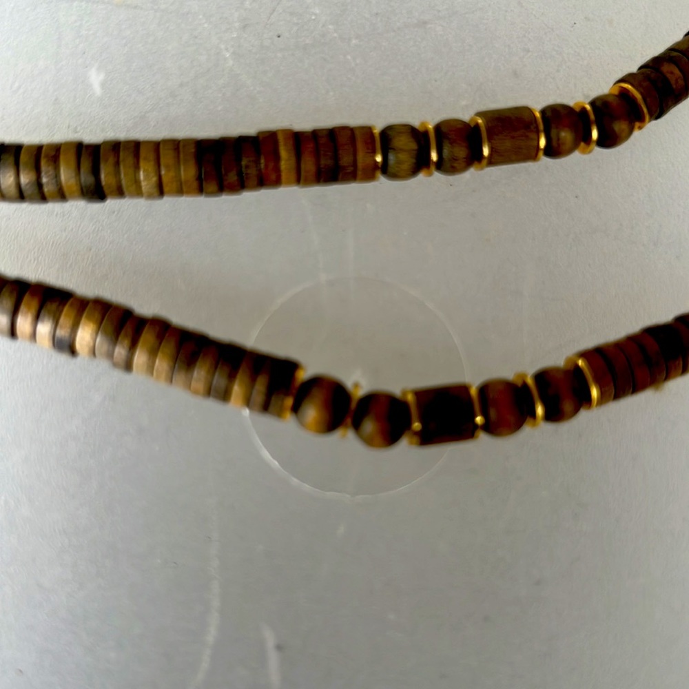 Pula Shell Necklace - Picture 2 of 6